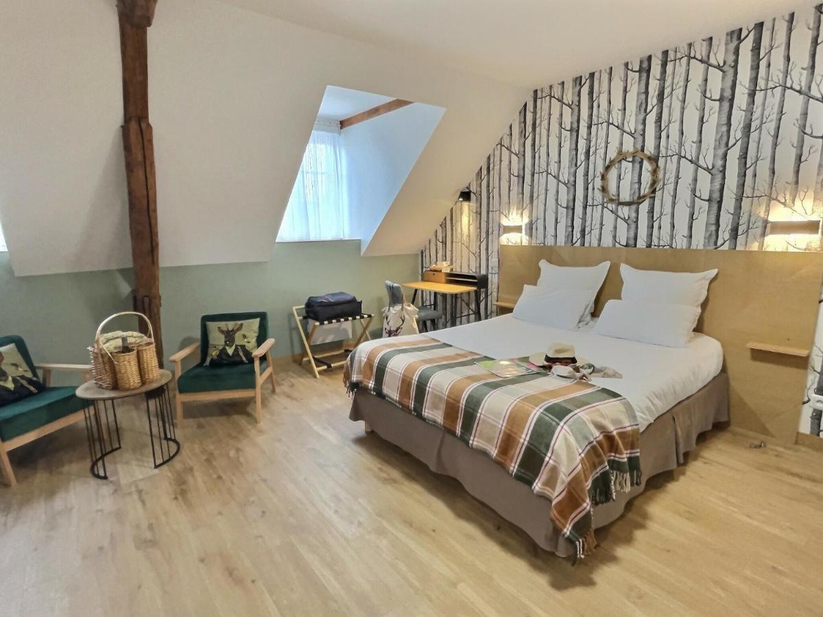 Hotel Logis Du Cygne 3*