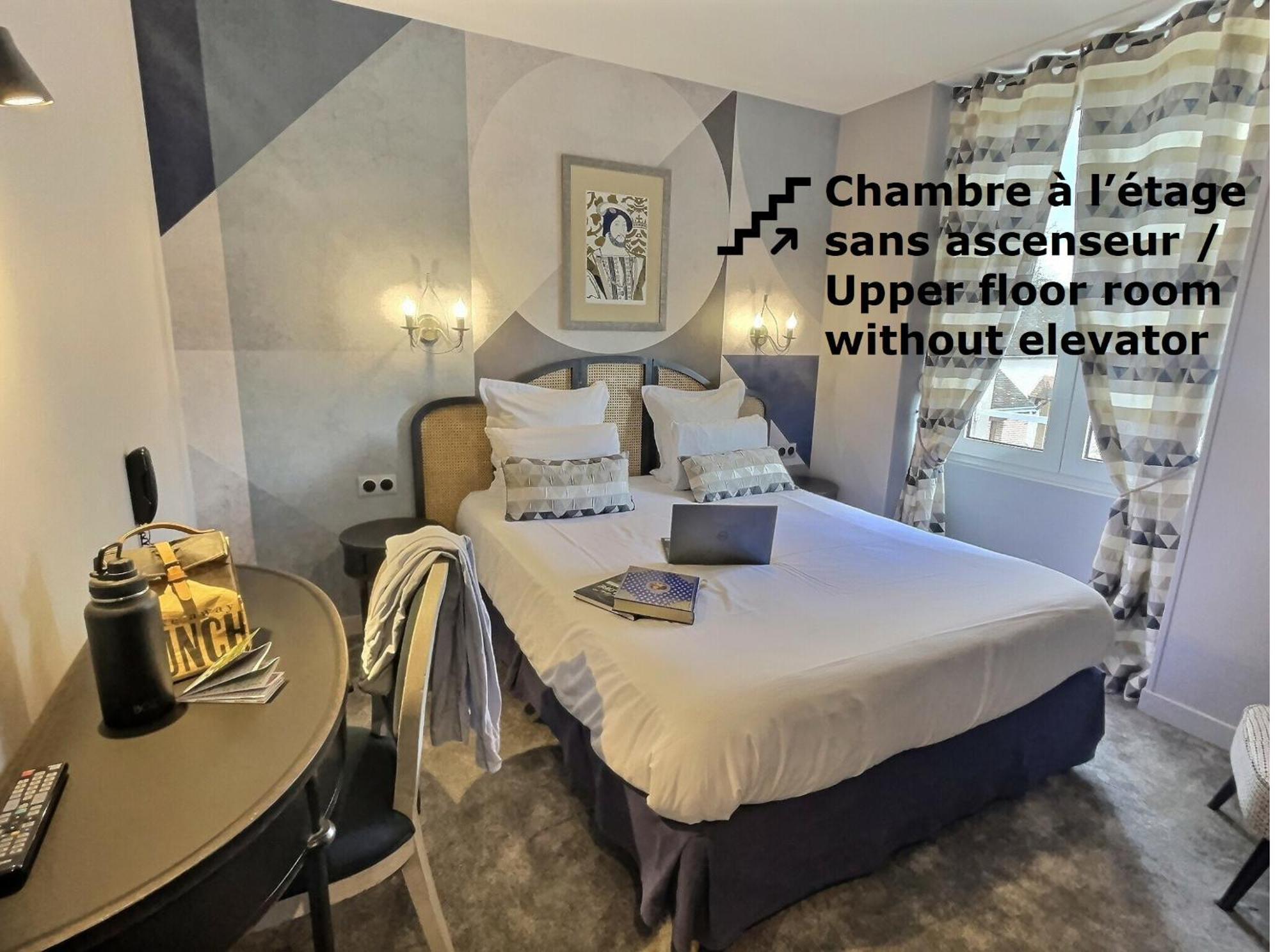 Logis Du Cygne Hotel 3*